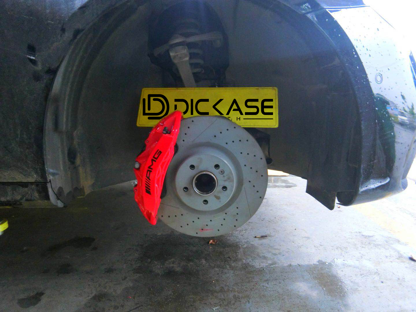 奔馳E300改裝AMG六活塞剎車 奔馳E300改裝AMG六活塞剎車